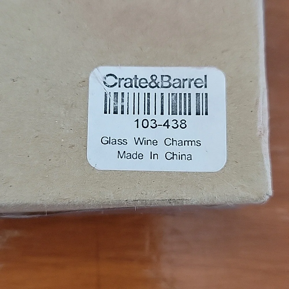 🎉 5 for $25 - Crate&Barrel Christmas wine charms - Picture 3 of 4